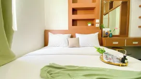 Great Choice and Comfy 2BR Green Pramuka City Apartment By Travelio - Rum