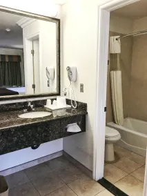 Rodeway Inn Adelanto US 395 - Badrum