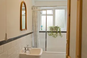 Poplar House Serviced Apartments - Badeværelse
