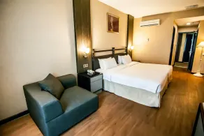 KK Times Square Hotel - Zimmer