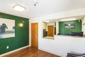 HomeTowne Studios by Red Roof Houston - West Oaks - Energy Corridor - Reception