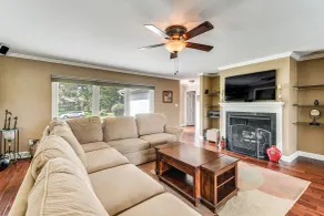 Luxe Lakefront Portsmouth Home: Fish, Swim & Play! - Interiør