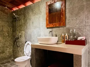 Kalyana Gangga - Bathroom