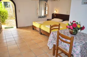 Studio Apartments Maria with Pool - Agios Gordios Beach - Spiseområde