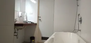 Hotel Saptagiri - Bathroom