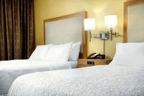 Hampton Inn & Suites Pittsburgh Airport South–Settlers Ridge - Chambre