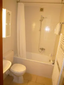 Haus Zeranka Hotel garni - Bathroom