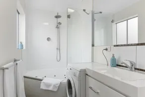 Trinity Hill Apartments - Bad
