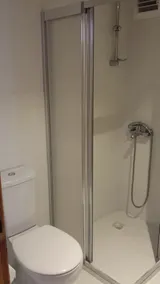 Pinus Otel - Baño