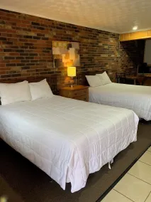 Beverly Hills Inn - Zimmer