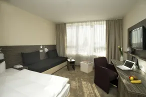 SCOTTY & EMILY Hotel Ulm - Room