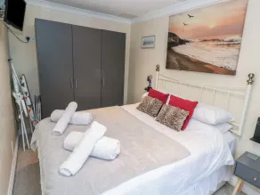 5 Lyonesse Apartments - Chambre