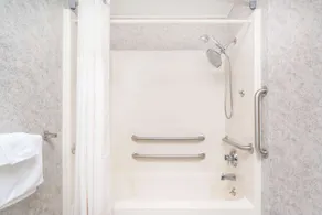 Days Inn by Wyndham Hurley - Baño