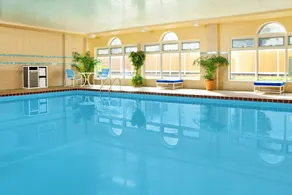 Four Points by Sheraton Louisville Airport - Piscine