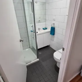 Eden Motel - Bathroom