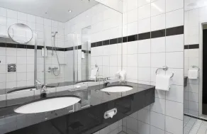 Thon Hotel Oslo Airport - Bathroom