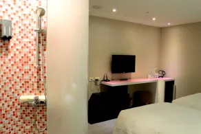 Wholesome Hotel - Room