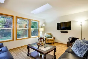 Milwaukie Home w/ Covered Porch: Dogs Welcome! - Interiør