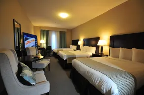 Ramada by Wyndham Emerald Park/Regina East - Zimmer