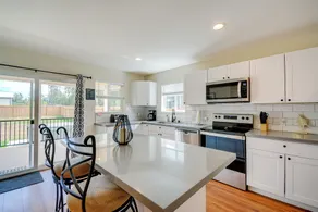 Westport Vacation Rental w/ Private Hot Tub! - Interiør