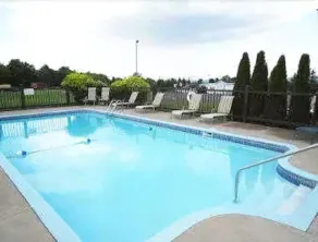 Days Inn by Wyndham Montmagny - Piscine