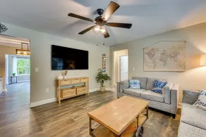Pet-friendly Home in Monroe: Deck, Grill & Yard! - Intérieur