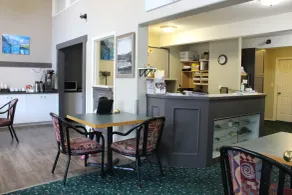 Monashee Lodge - Coin salon dans le hall