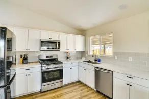 1 Mi to Pioneer Crossing Casino: Fernley Retreat! - Interiör