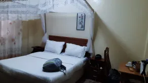 Eden Springs Hotel - Zimmer