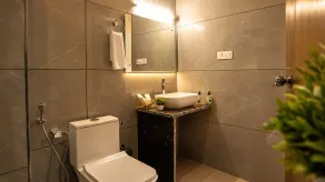 Gauri Hayat Corbett Retreat - Bad