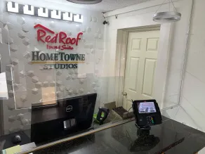 HomeTowne Studios by Red Roof Battle Creek - Hall