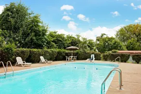 Days Inn by Wyndham Clarksville TN - Piscine