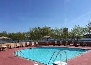 National at Harbor Tower Portsmouth - Pool