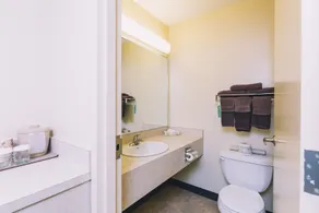 Western Valley Inn - Bathroom