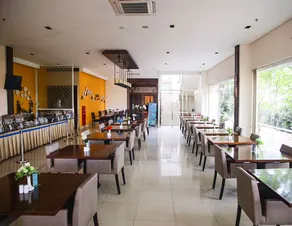 Days Hotel & Suites by Wyndham Jakarta Airport - Restaurant