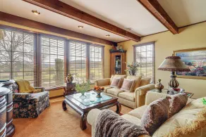 Ozark Getaway w/ Pond, Fire Pit & Patio - Innvendig
