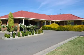 Pines Country Club Motor Inn - Lobby