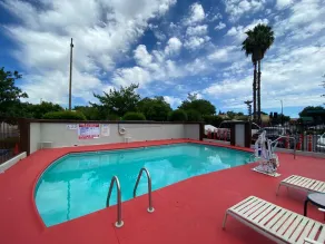 Days Inn by Wyndham Chico - Piscine