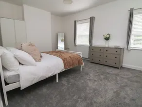 5 Marsh Lane - Rom