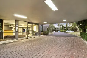 Knox International Hotel and Apartments - Reception
