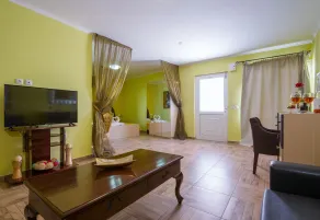 Family Deluxe For 5 - Room