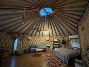 Yurt Located in a Little oak Grove - Camera