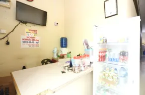 SPOT ON 92569 Anto Homestay SyariahNearPelabuhan Feri Harbor Bay - Réception