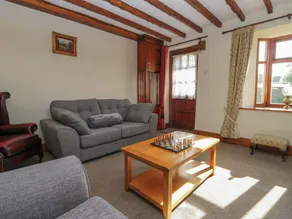 Shipwreck Cottage - Living area