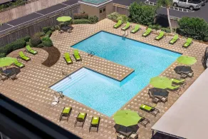DoubleTree by Hilton Hotel New Orleans Airport - Piscine