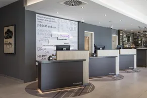 Premier Inn Freiburg City Süd - Recepção