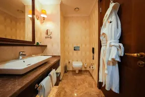 Wellborn Luxury Hotel - Baño