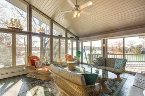 Waterfront, Private Beach, & Dock in Irvington - Innvendig