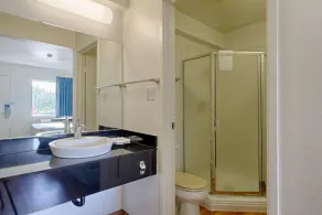 Motel 6-Laurel, DC - Washington Northeast - Bathroom