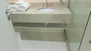 Live Suites Itaipava - Bathroom